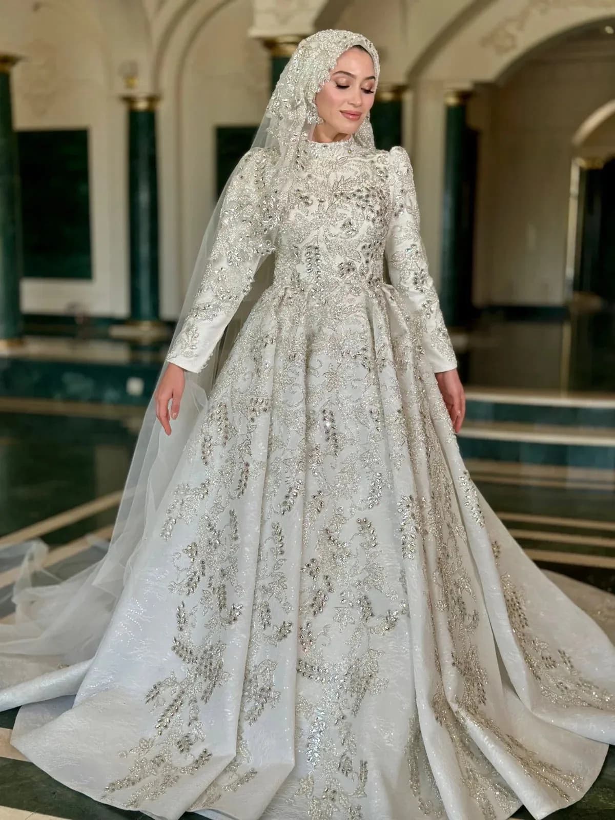 ALARA Bridal Gown — görsel 3