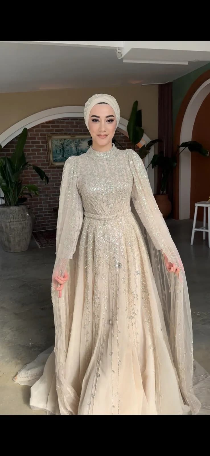Ay Işığı Modest Engagement Gown — görsel 2