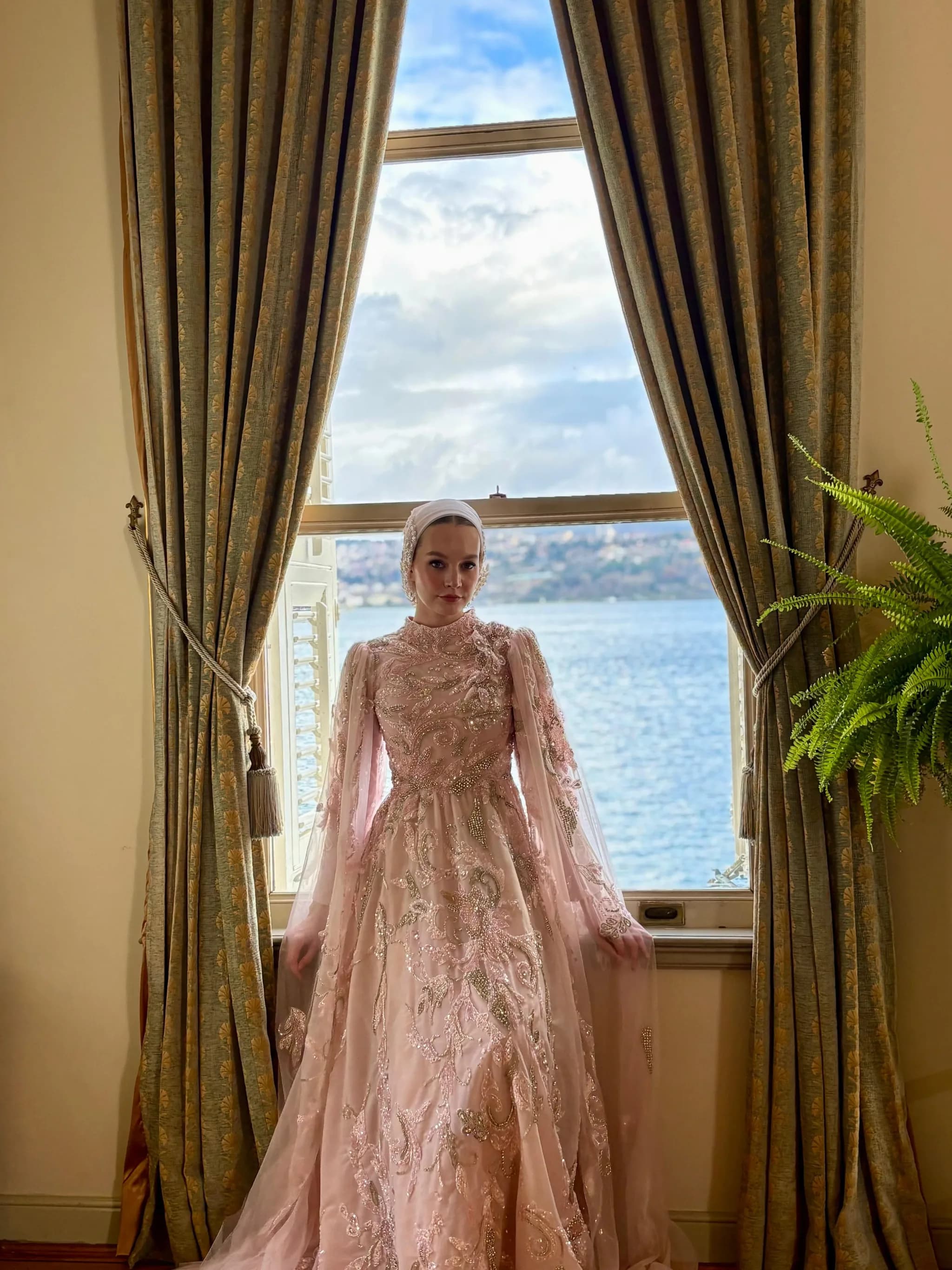 LADY Hoop-Embroidered Dress — görsel 4