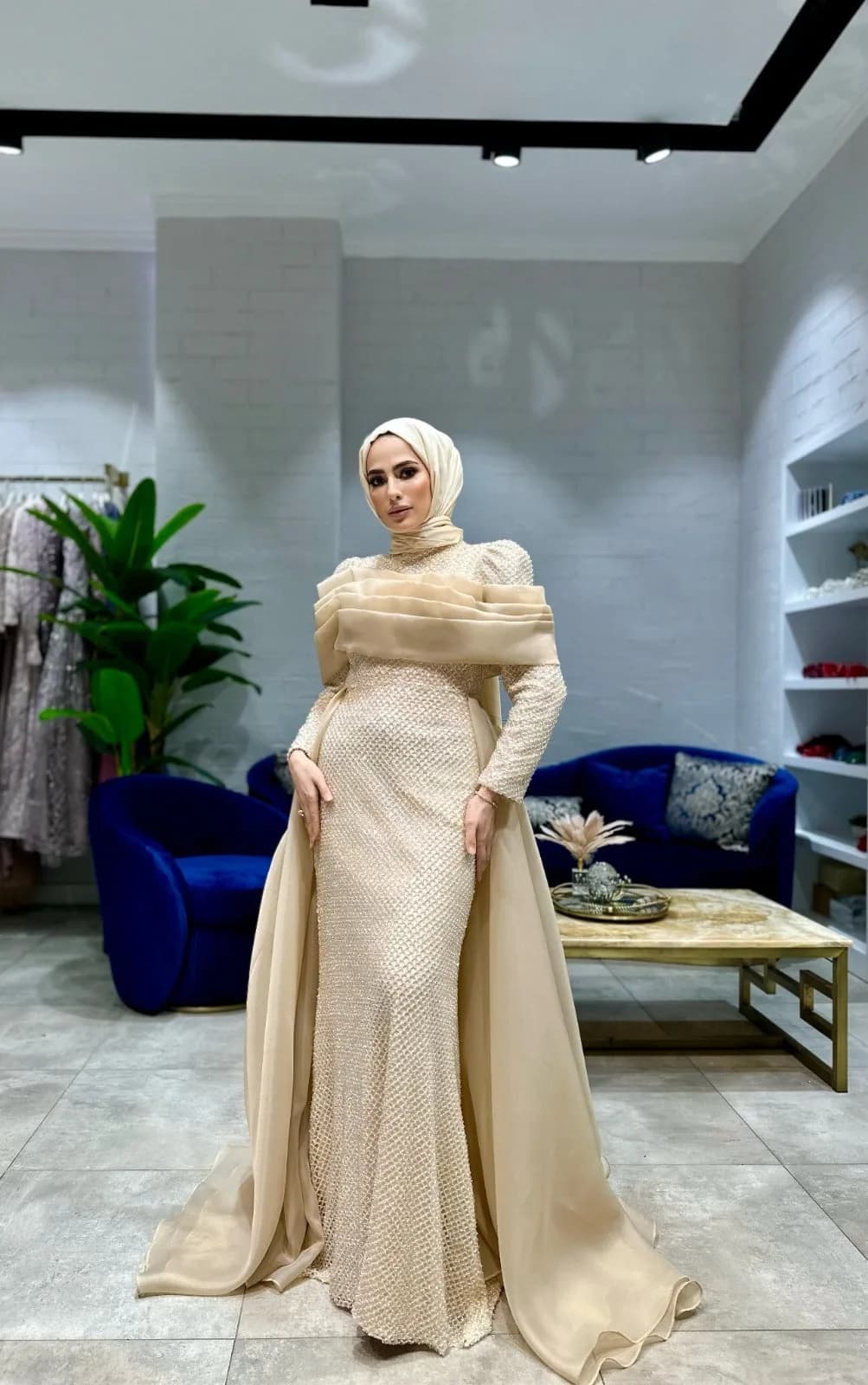 Lina Gold Dress — görsel 3
