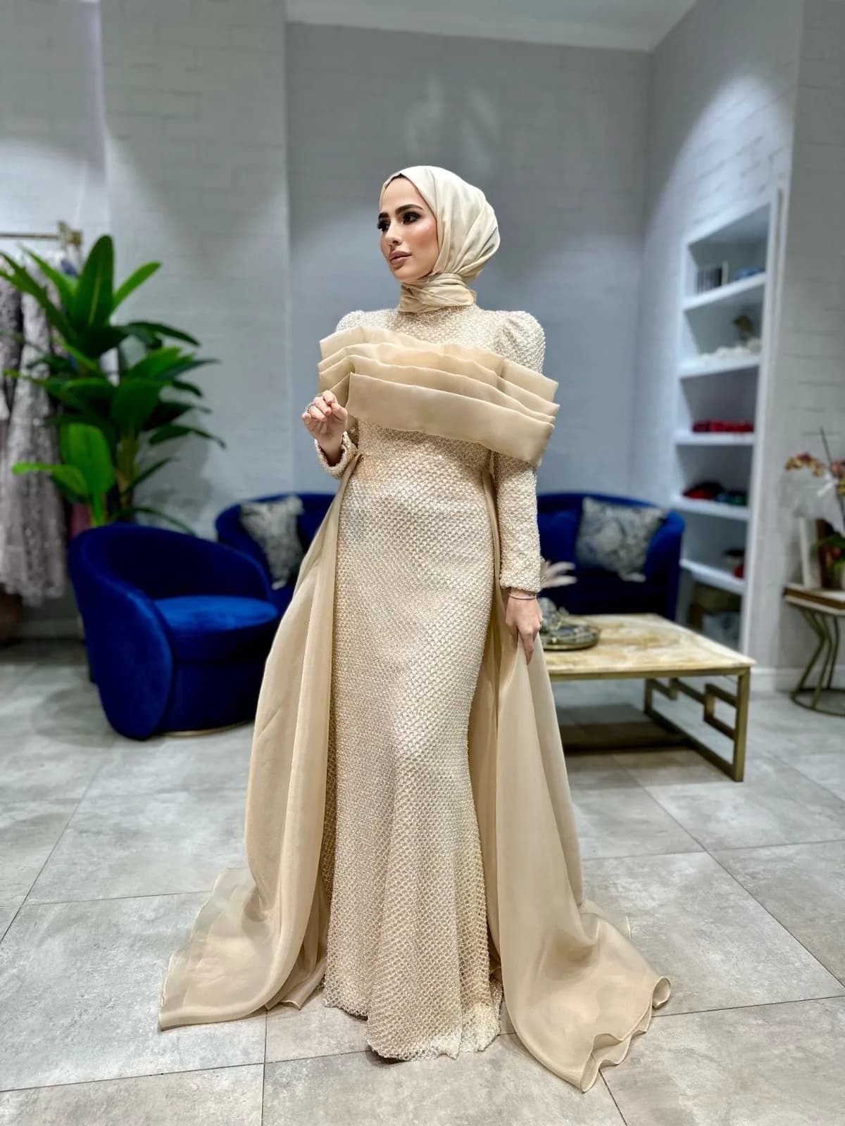 Lina Gold Dress — görsel 2