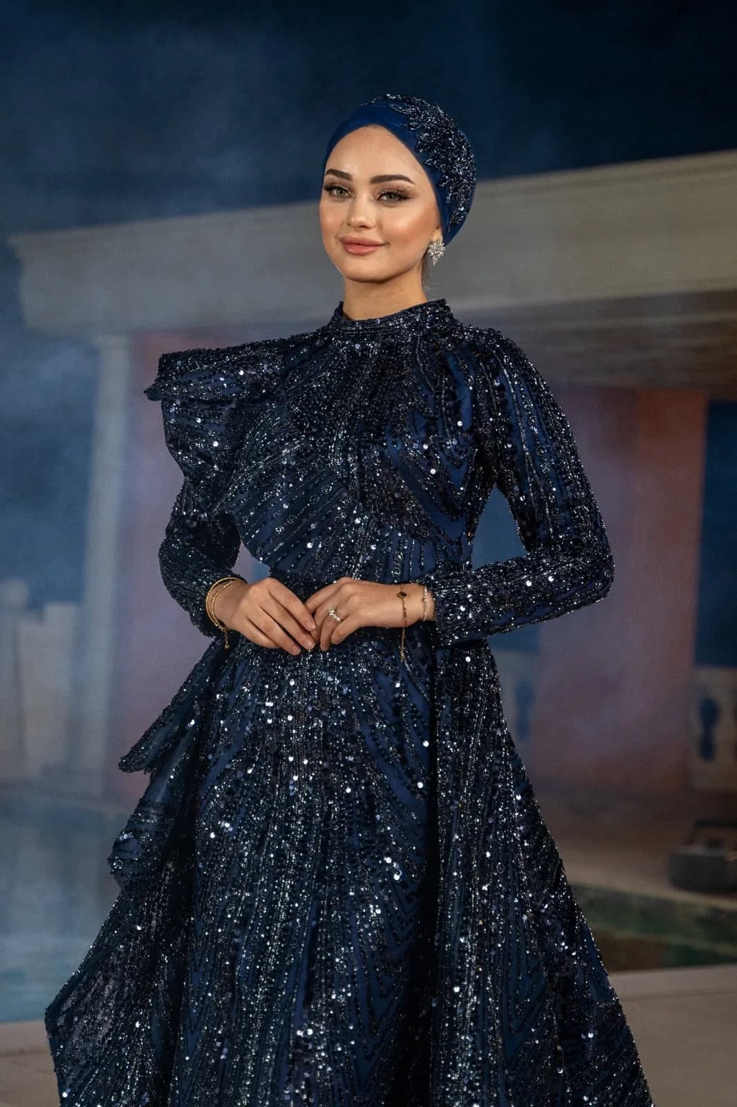 Melike Detachable Navy Gown — görsel 3