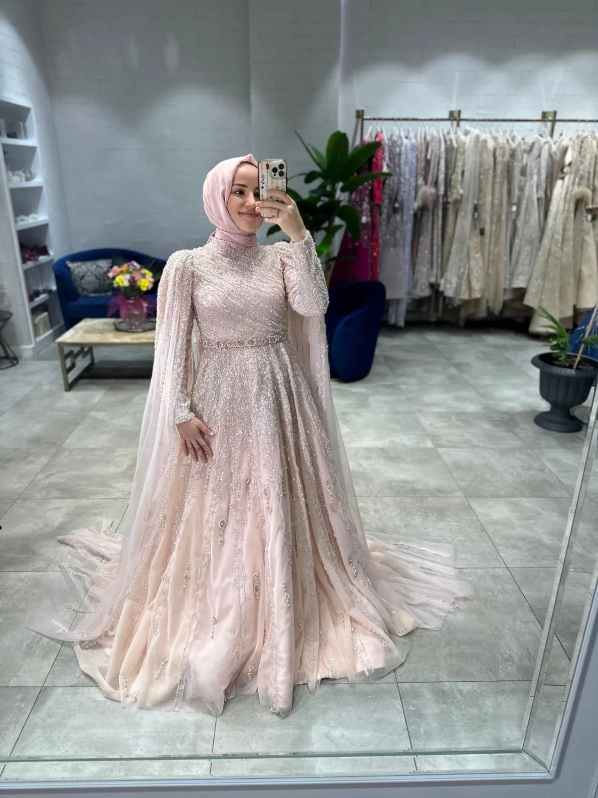 Pinky Kasnak İşlemeli Elbise