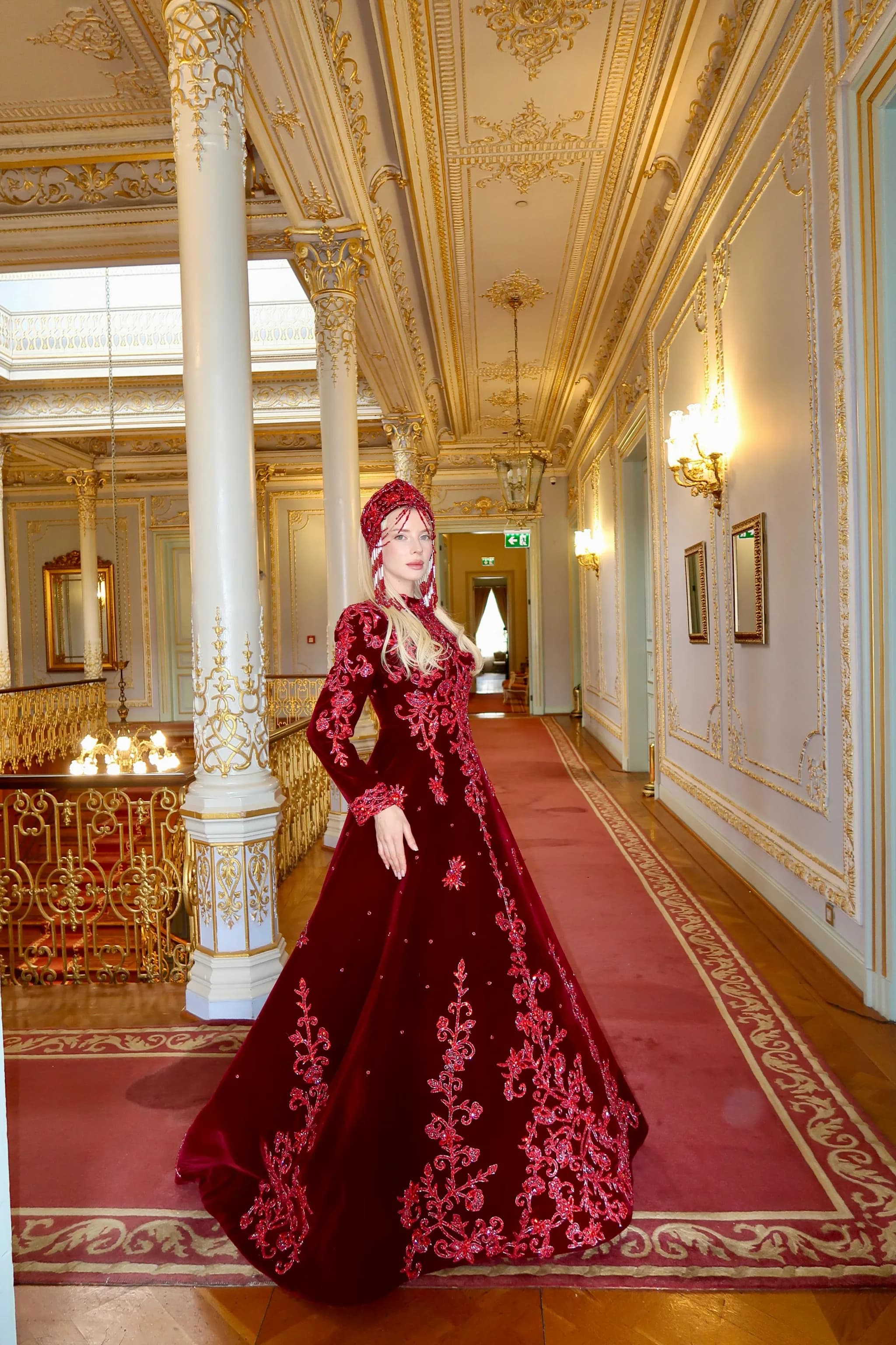 Roxelana Velvet Kaftan — görsel 2