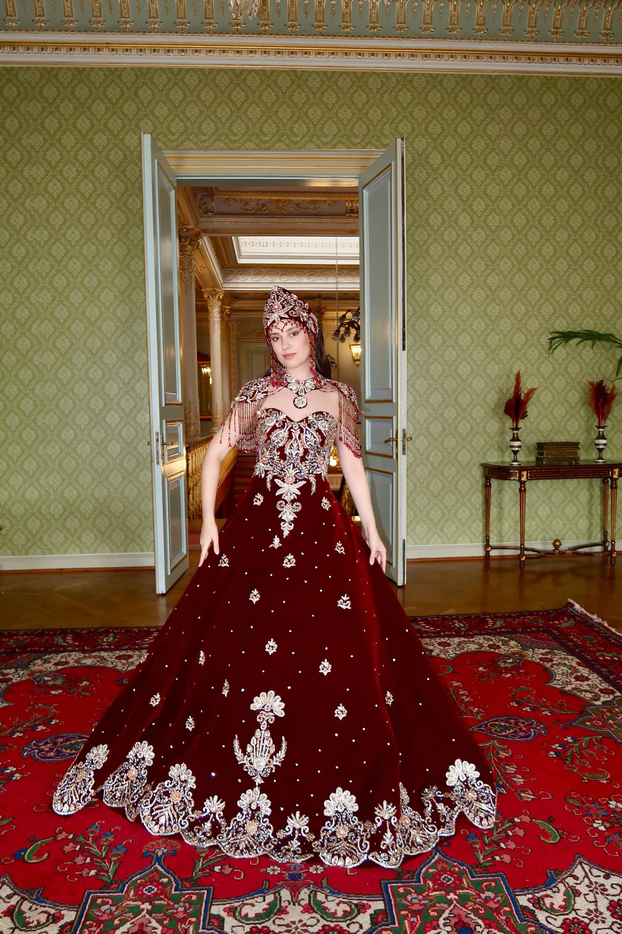 SCARLET KAFTAN