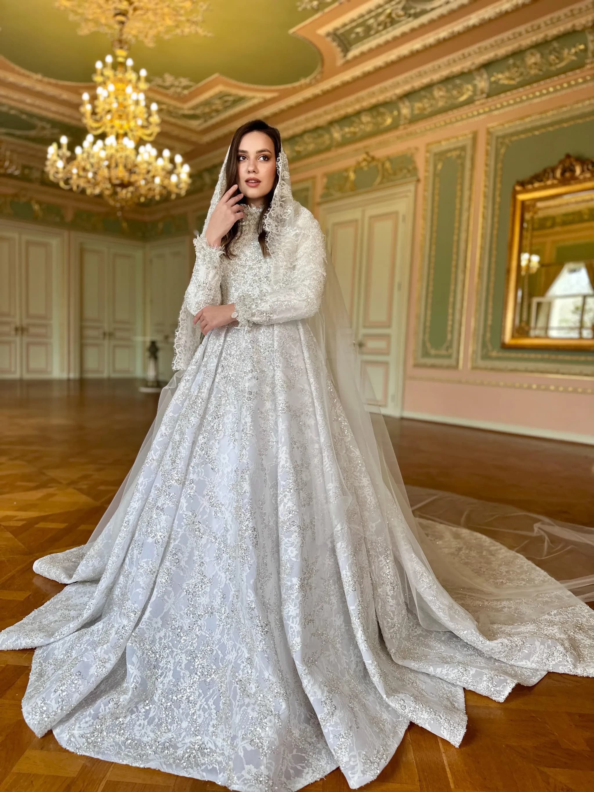 SERENDE Guipure Bridal Gown — görsel 3