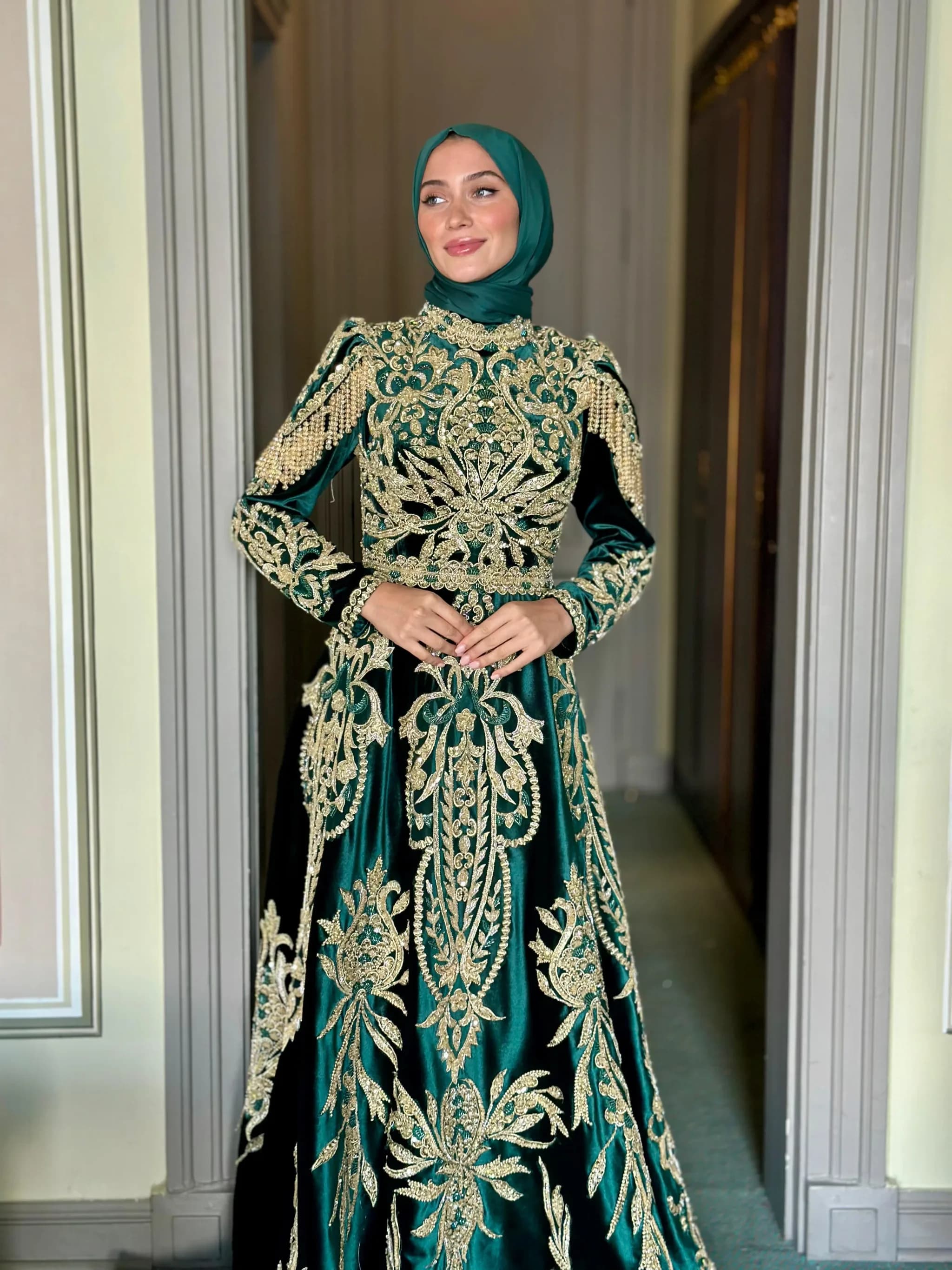 Zümrütnar Kaftan