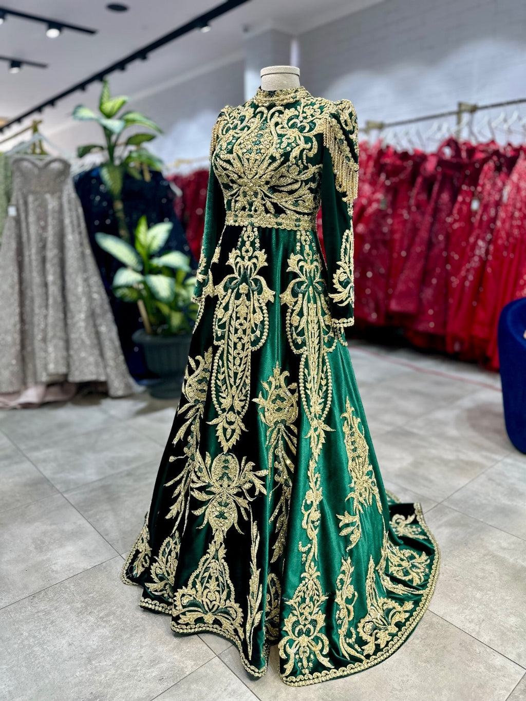 Zümrütnar Kaftan
