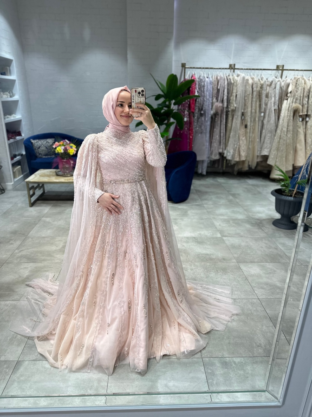 Pinky Kasnak İşlemeli Elbise