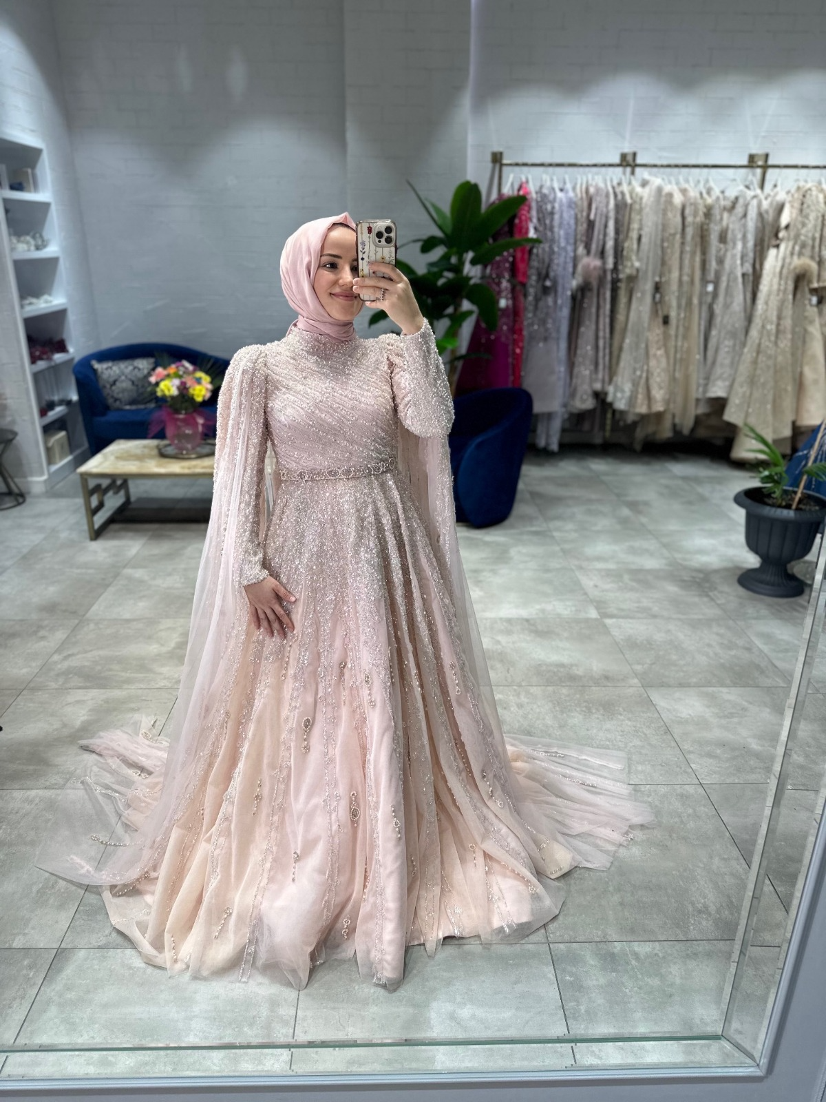 Pinky Kasnak İşlemeli Elbise